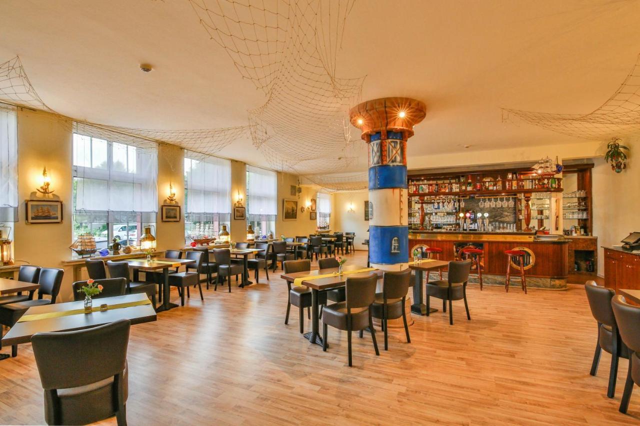 Hotel Und Restaurant "Zur Zwiebel" Peenemunde Exterior foto