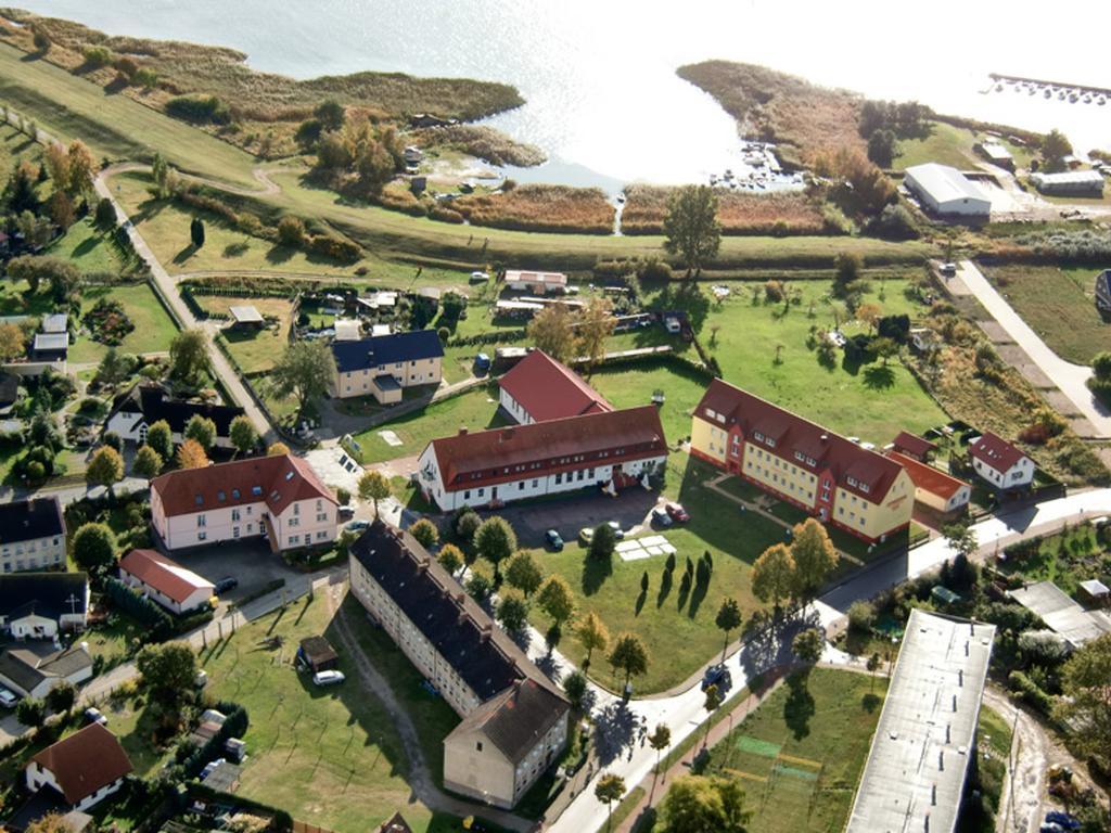 Hotel Und Restaurant "Zur Zwiebel" Peenemunde Quarto foto